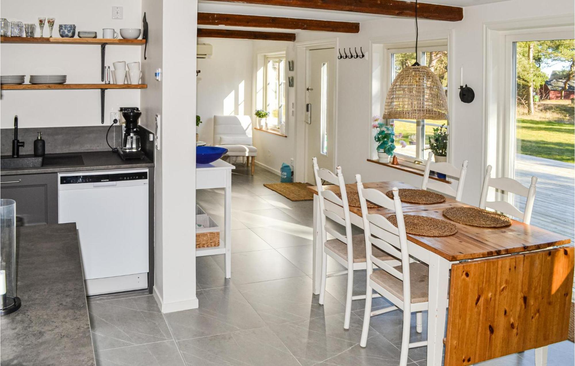 Gorgeous Home In Borrby With Wifi Exterior foto